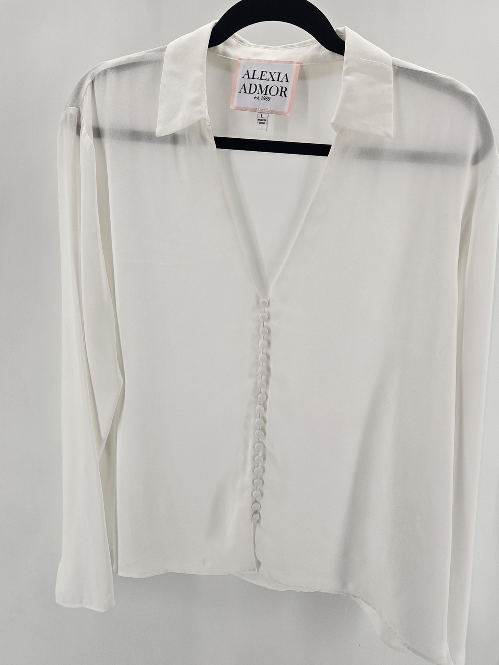 Alexia Admor | Lori V-Neck Button Front Blouse Ivory Size Large